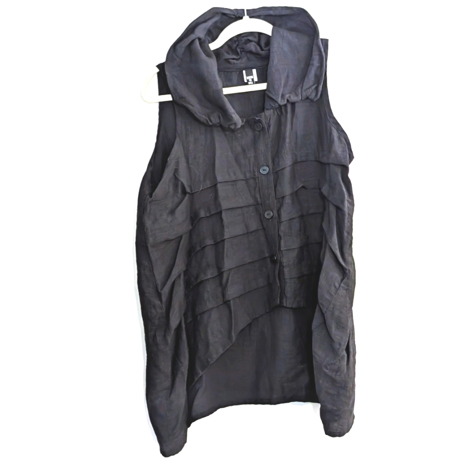 Dress To Kill Sleeveless Sculptural Top Black One Size
